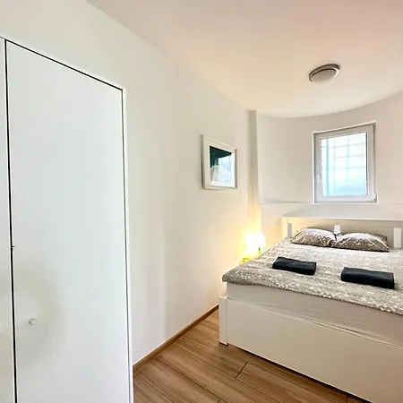 Apartment Przestronne Mieszkanie Przy Plazy - Kordeckiego 8 *