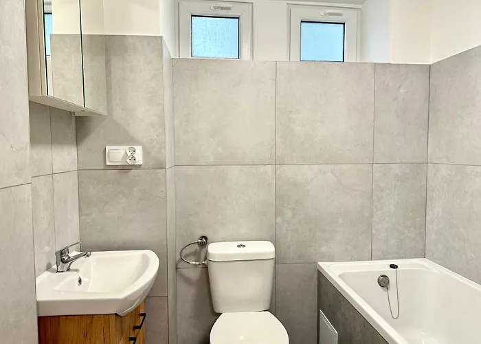 Przestronne Mieszkanie Przy Plazy - Kordeckiego 8