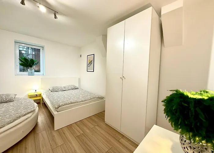 Przestronne Mieszkanie Przy Plazy - Kordeckiego 8 *